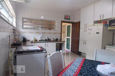 Casa à venda com 230m², 5 quartos e 3 vagas Casa à venda com 230m², 5 quartos e 3 vagasCozinha