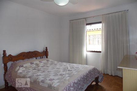 Casa à venda com 230m², 5 quartos e 3 vagas Casa à venda com 230m², 5 quartos e 3 vagasQuarto 4