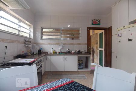 Casa à venda com 230m², 5 quartos e 3 vagas Casa à venda com 230m², 5 quartos e 3 vagasCozinha