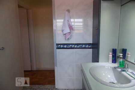 Casa à venda com 230m², 5 quartos e 3 vagas Casa à venda com 230m², 5 quartos e 3 vagasBanheiro 2