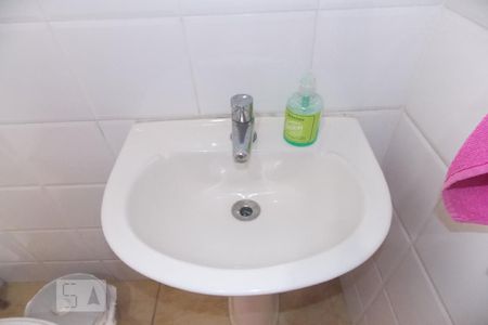 Casa à venda com 230m², 5 quartos e 3 vagas Casa à venda com 230m², 5 quartos e 3 vagasÁrea de Serviço