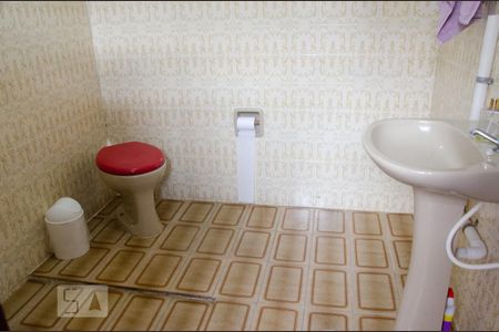 Casa à venda com 278m², 2 quartos e 1 vagaBanheiro