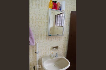 Casa à venda com 278m², 2 quartos e 1 vagaBanheiro