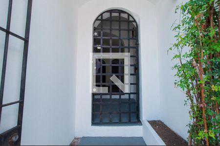 Casa à venda com 190m², 1 quarto e sem vaga Casa à venda com 190m², 1 quarto e sem vagaEntrada