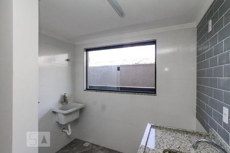 Cozinha de apartamento para alugar com 2 quartos, 32m² em Vila Carrao, São Paulo