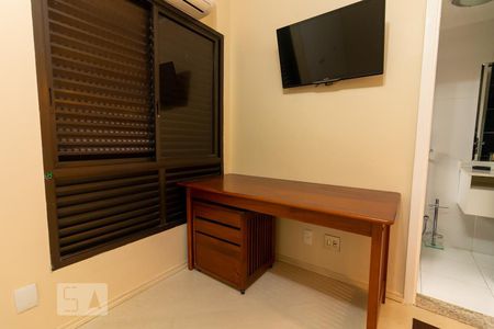 Apartamento à venda com 171m², 3 quartos e 2 vagasSuíte 1