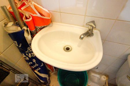 Apartamento para alugar com 85m², 2 quartos e 1 vaga Apartamento para alugar com 85m², 2 quartos e 1 vagaDetalhe Banheiro de Serviço