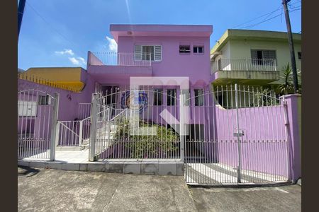 Casa à venda com 340m², 3 quartos e 6 vagas Casa à venda com 340m², 3 quartos e 6 vagasFachada