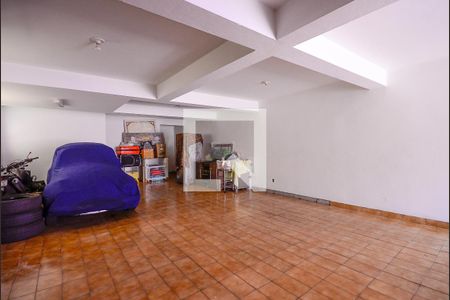 Casa à venda com 340m², 3 quartos e 6 vagas Casa à venda com 340m², 3 quartos e 6 vagasGaragem