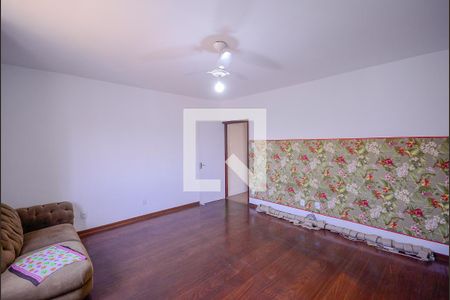 Casa à venda com 340m², 3 quartos e 6 vagas Casa à venda com 340m², 3 quartos e 6 vagasQuarto 3