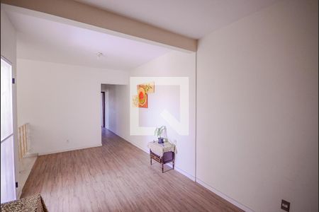Casa à venda com 340m², 3 quartos e 6 vagas Casa à venda com 340m², 3 quartos e 6 vagasCirculação Superior