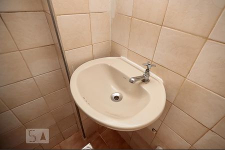 Apartamento à venda com 60m², 2 quartos e sem vaga Apartamento à venda com 60m², 2 quartos e sem vagaBanheiro de Serviço