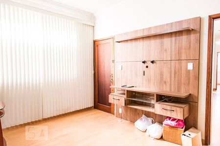 Sala de TV de apartamento para alugar com 3 quartos, 135m² em Prado, Belo Horizonte