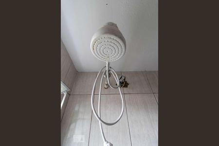 Banheiro de kitnet/studio para alugar com 1 quarto, 100m² em Vila Bertioga, São Paulo