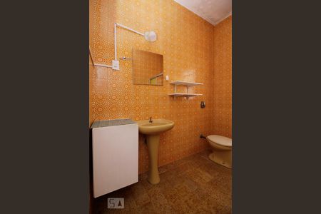 Casa à venda com 270m², 3 quartos e 2 vagasBanheiro