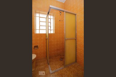 Casa à venda com 270m², 3 quartos e 2 vagasBanheiro