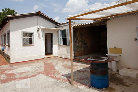 Casa à venda com 270m², 3 quartos e 2 vagasQuintal