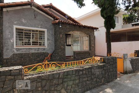 Casa à venda com 270m², 3 quartos e 2 vagasFachada
