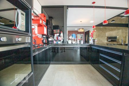 Casa à venda com 520m², 5 quartos e 6 vagas Casa à venda com 520m², 5 quartos e 6 vagasdetalhes cozinha