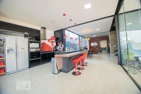 Casa à venda com 520m², 5 quartos e 6 vagas Casa à venda com 520m², 5 quartos e 6 vagascozinha