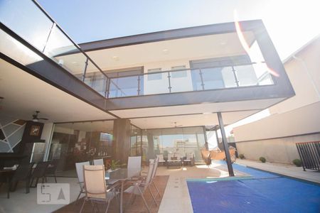 Casa à venda com 520m², 5 quartos e 6 vagas Casa à venda com 520m², 5 quartos e 6 vagasfachada