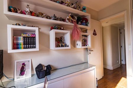 Apartamento à venda com 130m², 4 quartos e 2 vagasSuíte 1