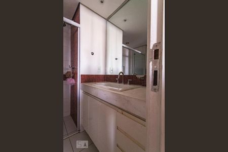 Apartamento à venda com 130m², 4 quartos e 2 vagasBanheiro Suíte 1