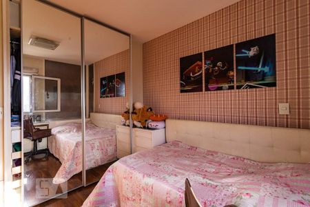 Apartamento à venda com 130m², 4 quartos e 2 vagasQuarto 2