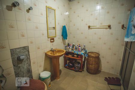 Casa à venda com 90m², 3 quartos e 2 vagasBanheiro