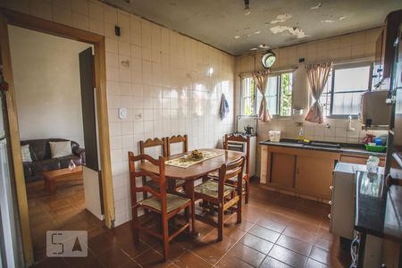 Casa à venda com 90m², 3 quartos e 2 vagasCozinha