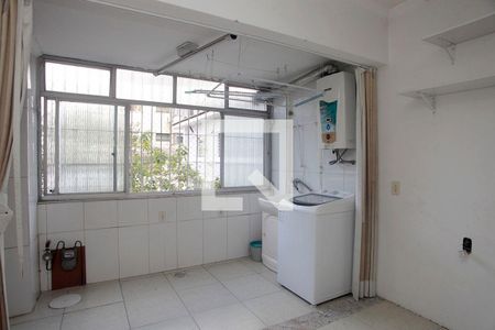 Apartamento à venda com 109m², 2 quartos e 1 vagaÁrea de Serviço