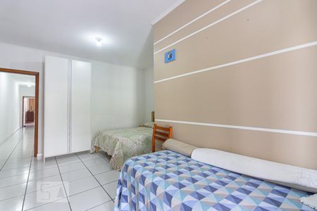 Casa à venda com 250m², 3 quartos e 2 vagasSuíte