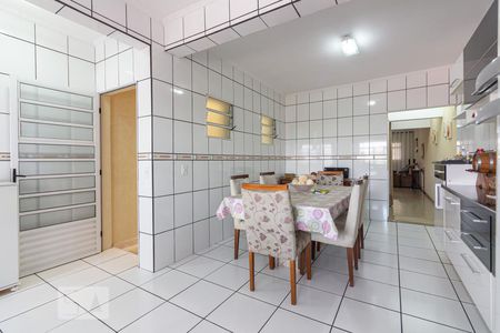 Casa à venda com 250m², 3 quartos e 2 vagasCozinha
