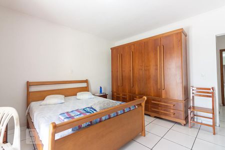 Casa à venda com 250m², 3 quartos e 2 vagasSuíte