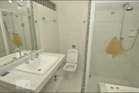 Apartamento à venda com 137m², 3 quartos e 1 vagaBanheiro 2