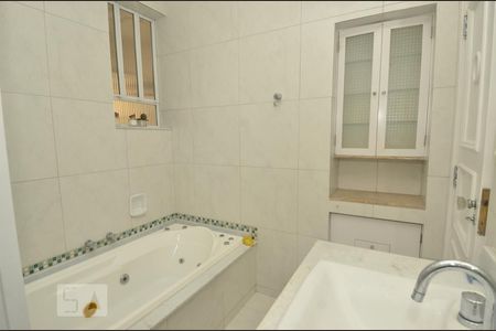 Apartamento à venda com 137m², 3 quartos e 1 vagaBanheiro 2