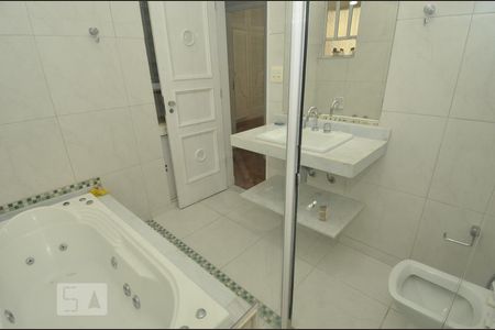 Apartamento à venda com 137m², 3 quartos e 1 vagaBanheiro 2