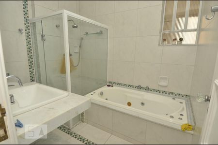 Apartamento à venda com 137m², 3 quartos e 1 vagaBanheiro 2