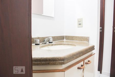 Apartamento para alugar com 98m², 3 quartos e 2 vagas Apartamento para alugar com 98m², 3 quartos e 2 vagasBanheiro
