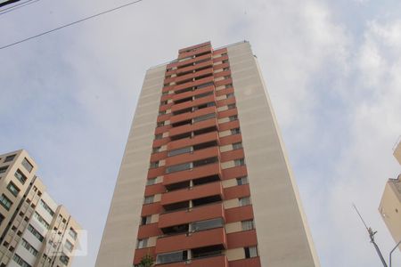 Apartamento para alugar com 98m², 3 quartos e 2 vagas Apartamento para alugar com 98m², 3 quartos e 2 vagasFachada