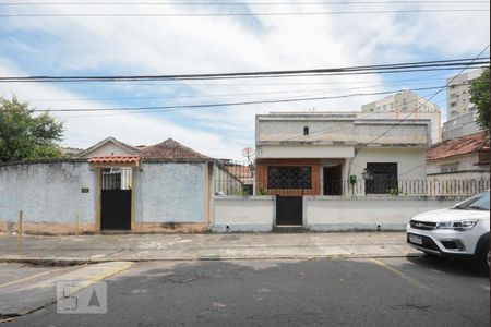 Casa à venda com 180m², 4 quartos e 5 vagasFachada Rua