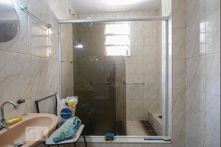 Casa à venda com 180m², 4 quartos e 5 vagasBanheiro Social 2