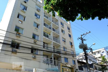 Apartamento à venda com 160m², 3 quartos e 2 vagasFachada
