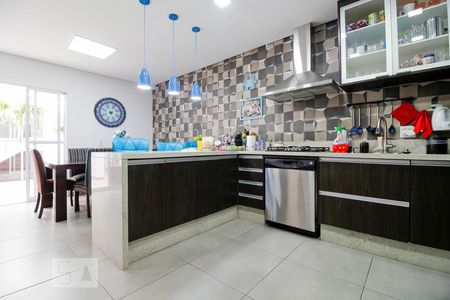 Casa à venda com 430m², 3 quartos e 5 vagas Casa à venda com 430m², 3 quartos e 5 vagasCozinha