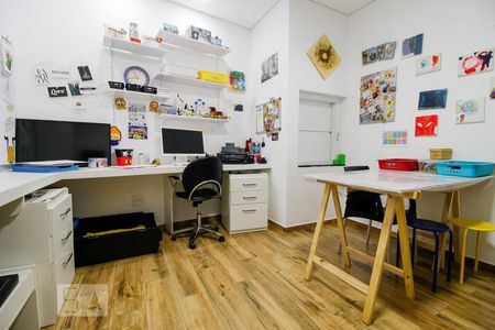 Casa à venda com 430m², 3 quartos e 5 vagas Casa à venda com 430m², 3 quartos e 5 vagasEscritório