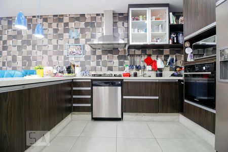 Casa à venda com 430m², 3 quartos e 5 vagas Casa à venda com 430m², 3 quartos e 5 vagasCozinha