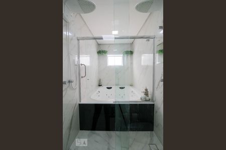 Casa à venda com 430m², 3 quartos e 5 vagas Casa à venda com 430m², 3 quartos e 5 vagasBanheiro do Quarto 3