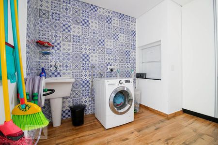 Casa à venda com 430m², 3 quartos e 5 vagas Casa à venda com 430m², 3 quartos e 5 vagasÁrea de Serviço