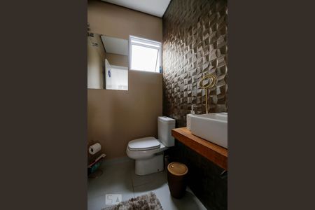 Casa à venda com 430m², 3 quartos e 5 vagas Casa à venda com 430m², 3 quartos e 5 vagasLavabo