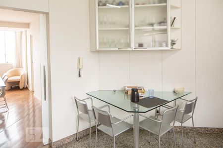 Apartamento para alugar com 160m², 4 quartos e 3 vagas Apartamento para alugar com 160m², 4 quartos e 3 vagasCozinha